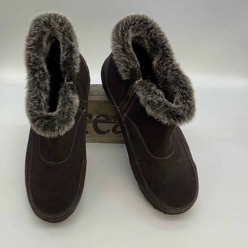 Khombu Women’s Dark Brown Fur-Lined Zip Ankle Boots, Size 8
